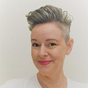 Meet your Posher, Angela